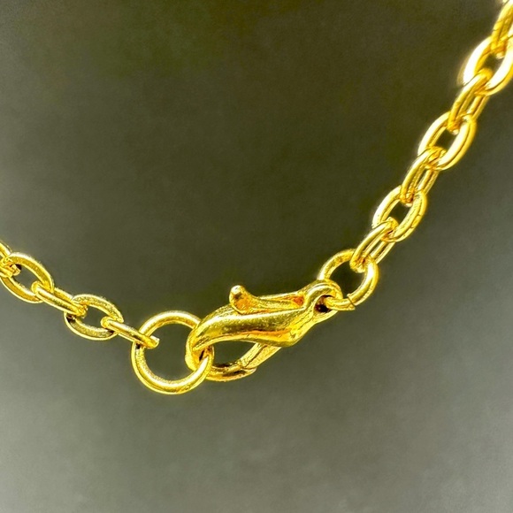 Vintage Heart Lip Balm or Perfume Locket With Mirror - Picture 4 of 6